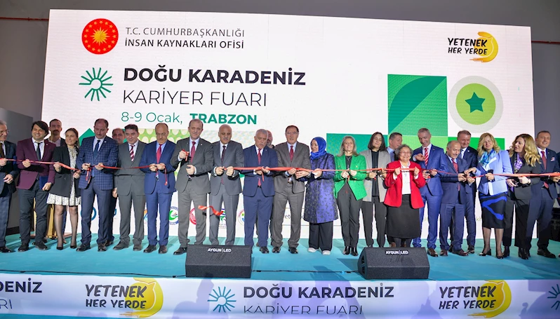 BAŞKAN ZORLUOĞLU DOĞU KARADENİZ KARİYER FUARI’NDA GENÇLERLE BULUŞTU