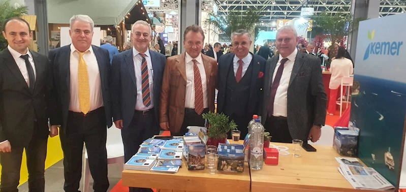 Duayen turizmci Hüseyin Baraner Kemer standında