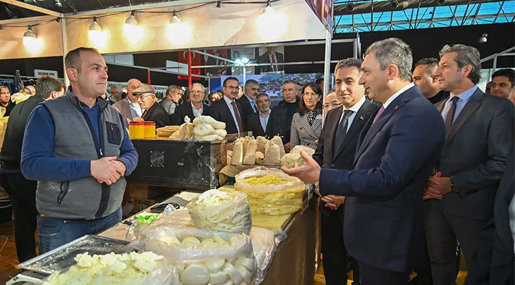 VALİ ŞAHİN ‘ERZURUM GÜNLERİ’ ETKİNLİĞİNE KATILDI