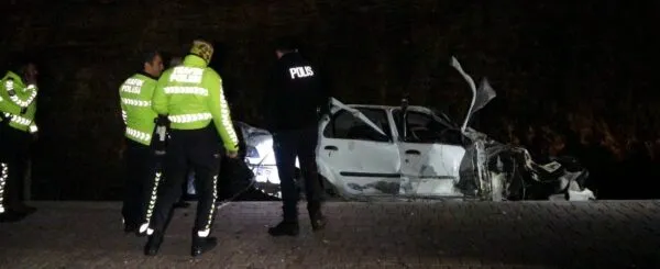 HEM EHLİYETSİZ HEM ALKOLLÜ.. KEPEZ’DE 2 ÖLÜ 3 YARALI