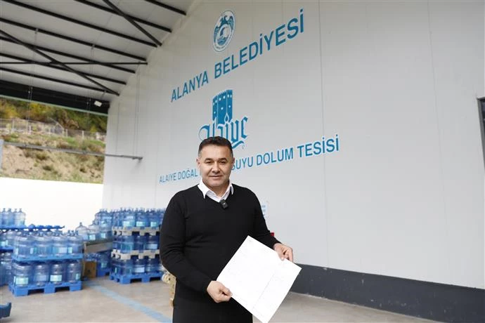 BAŞKAN YÜCEL’DEN ALAİYE SU AÇIKLAMASI “SUYUMUZ TEMİZ, KALİTELİ VE SAĞLIĞA UYGUNDUR”