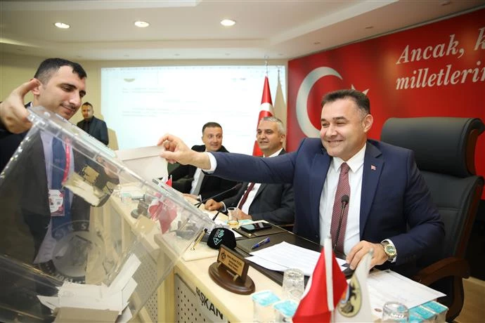 2024 YILININ İLK MECLİS TOPLANTISI GERÇEKLEŞTİRİLDİ - BAŞKAN YÜCEL: 2024 YILINDA HİZMETLERİMİZE, PROJELERİMİZE ARA VERMEDEN, DURMADAN, DURAKLAMADAN DEVAM EDECEĞİZ