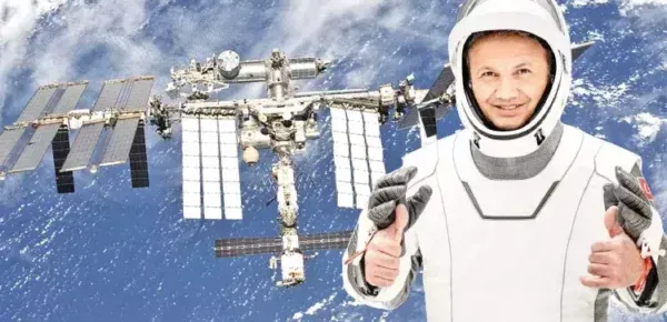 DRAGON BUGÜN İSTASYONA KENETLENİYOR.. UZAYDA 2 HAFTA BÖYLE GEÇECEK