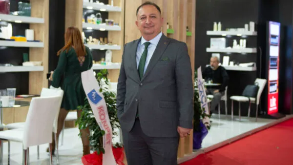 ÖZGÜR ÖZBEK.. ‘SORUNLARA ÇÖZÜM İÇİN ADAYIM’