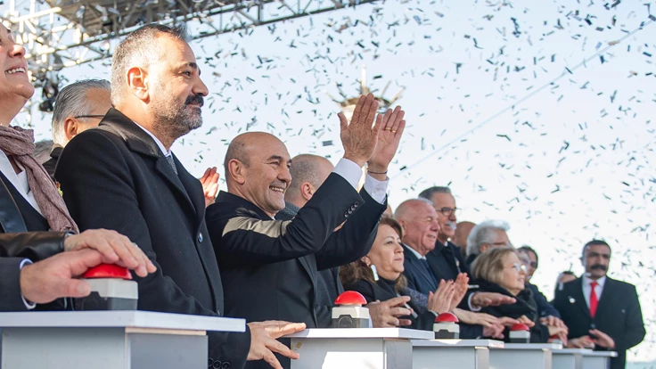İlk sözümüz de, son sözümüz de, son nefesimiz de İzmir!