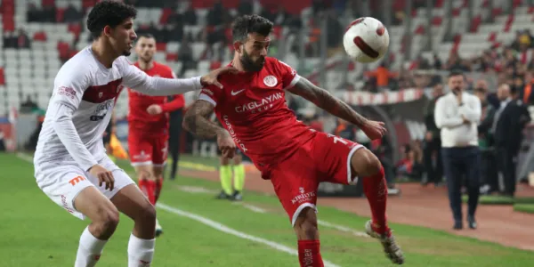 SİVASSPOR’U 2-1 YENEN ANTALYASPOR HANESİNE 3 PUAN DAHA YAZDIRDI