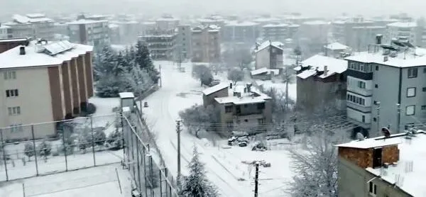 YOĞUN KAR YIĞIŞI VAR.. ANTALYA