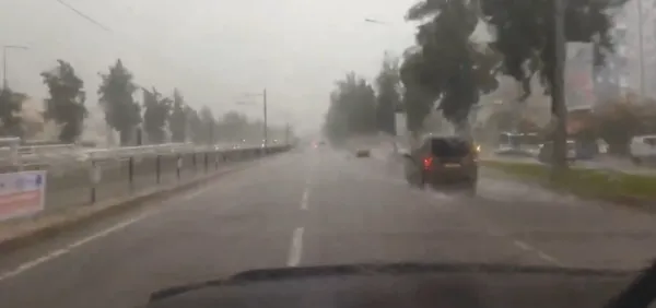 ANTALYA’DA SAĞANAK VE FIRTINA ETKİLİ OLUYOR.. BATI AKDENİZ İÇİN FIRTINA UYARISI YAPILDI