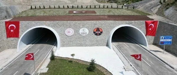 KONYA-ANTALYA YOLUNDAKİ SAĞ TÜNELDE BAKIM VAR