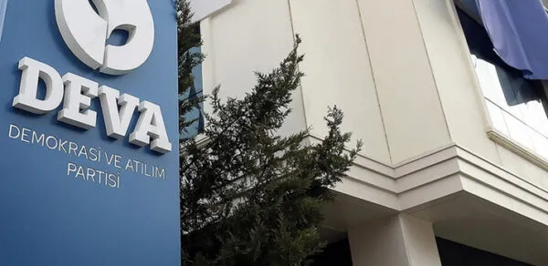 DEVA PARTİSİ’NDE TOPLU İSTİFA.. İLÇE BAŞKANLIĞI KAPATILDI TABELA İNDİRİLDİ