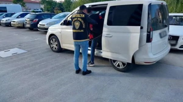 ANTALYA’DA POLİS 349 BİN 554 KİŞİYİ SORGULADI 151 KİŞİYİ TUTUKLADI