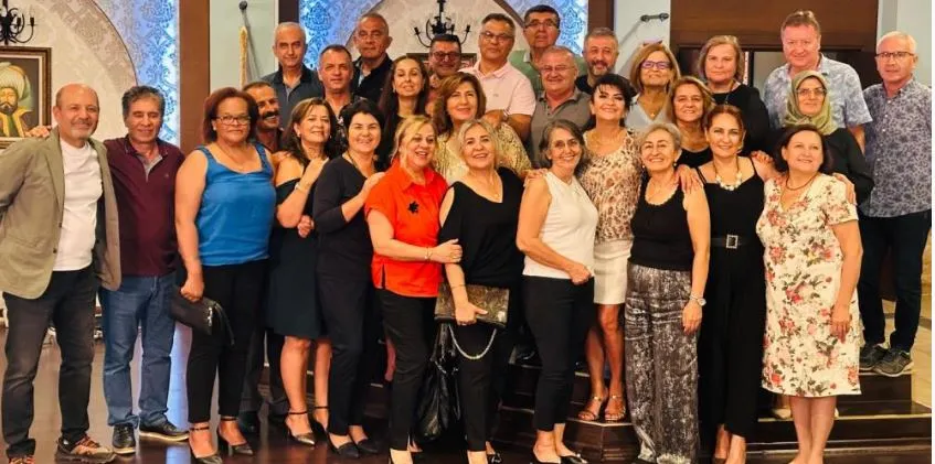 OKUL ARKADAŞLARI 42 YIL SONRA BİR ARAYA GELDİLER
