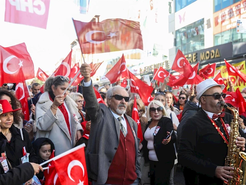 ETİMESGUT HALKI, CUMHURİYETİN 101. YIL DÖNÜMÜNÜ 20 YIL SONRA CUMHURİYET MEYDANINDA KUTLADI!