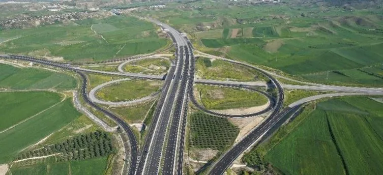 MESAFEYİ 44 DAKİKAYA DÜŞÜRDÜ.. DENİZLİ - AYDIN OTOYOLU TAMAMLANDI