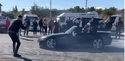 GELİN VE DAMADIN DRİFT ŞOVU PAHALIYA PATLADI