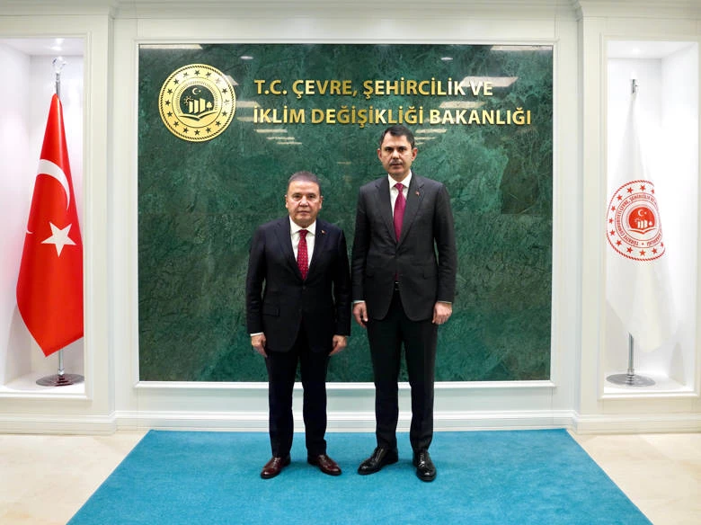 Başkan Böcek Bakan Kurum ile görüştü