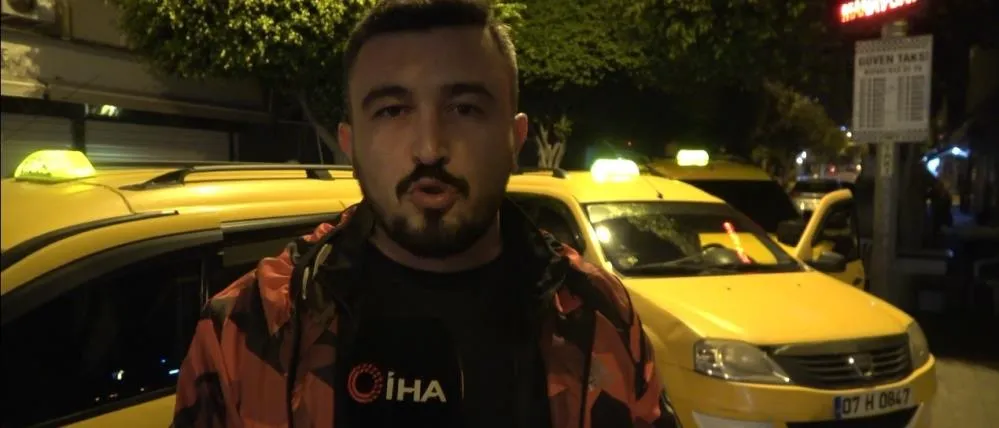 DEPREME ARACINDA YAKALANAN SÜRÜCÜ.. ‘ARABAYI BİRİ SALLIYOR SANDIM’