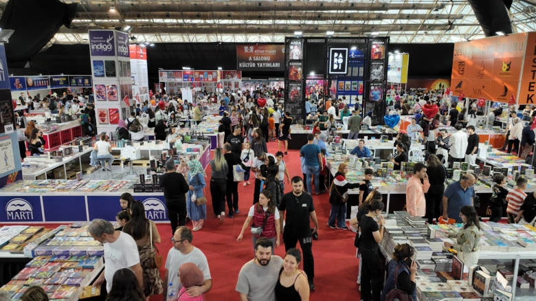 14. Antalya Kitap Fuarı’na ziyaretçi akını