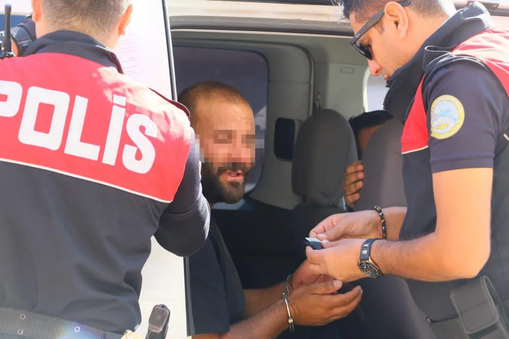 ANTALYA’DA KAPKAÇÇI KAPTI 100 METRE KAÇAMADI