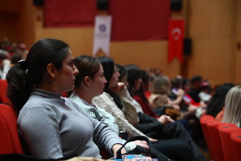 Antalya Büyükşehir Belediyesi’nden Kadına şiddete karşı eğitim dolu hafta