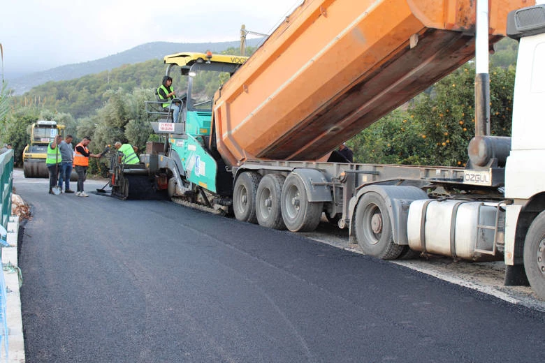ASAT’tan Kumluca’da alt yapı sonrası asfalt çalışması