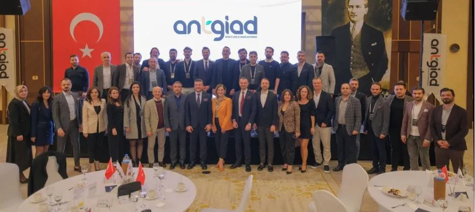 ANTGİAD’DA DİJİTALLEŞME YAPAY ZEKA İNOVASYON VE LİDERLİK KONULARI ELE ALINDI