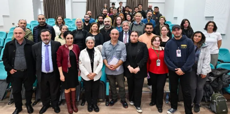 FOTOĞRAF SANATÇISI ÖZDEMİR ÜNİVERSİTELİ ÖĞRENCİLERLE BULUŞTU