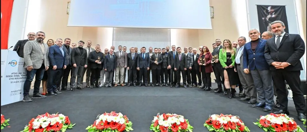 İŞ DÜNYASININ ZİRVESİ ATSO 142. YIL ÖDÜL TÖRENİ’NDE BULUŞTU