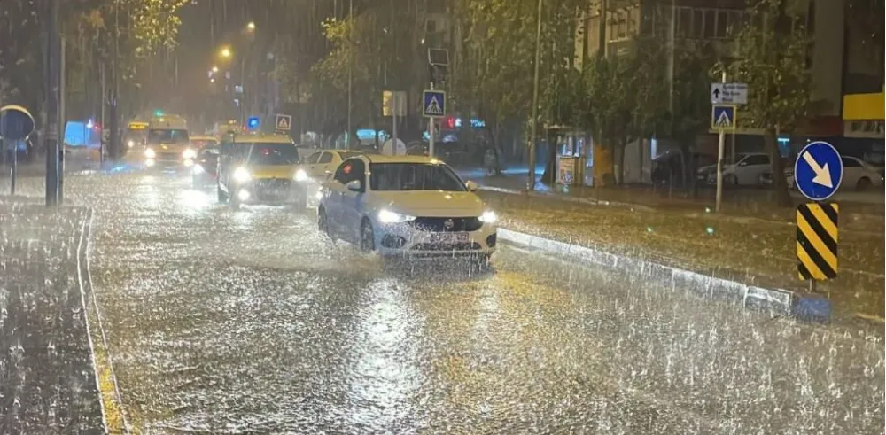 ANTALYA VE İLÇELERİ BUGÜN AKŞAM SAATLERİNDE SAĞANAK YAĞIŞLI OLACAK