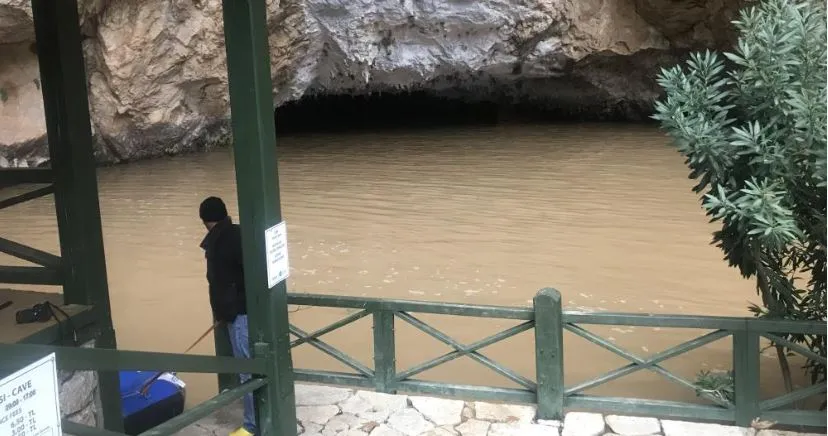 ALTINBEŞİK MAĞARASI TAŞTI.. KURUYAN ÜZÜMDERE IRMAĞI SUYA KAVUŞTU
