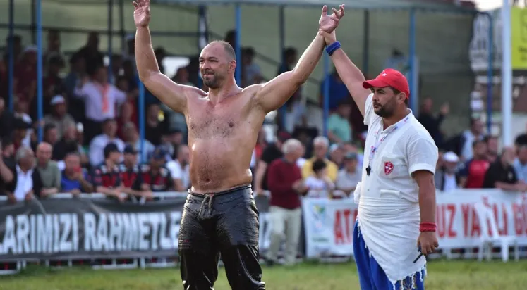 BAŞPEHLİVAN GÜRBÜZ’DEN ÖNCE TEPKİ SONRA MANAVGAT’A VEDA