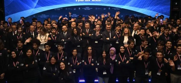 ÖDÜL TÖRENİ.. GELECEĞİN BİLİM İNSANLARI ANTALYA’DA BULUŞTU