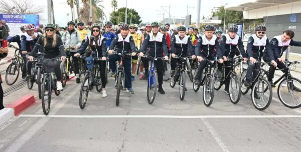 TÜTÜNCÜ YEŞİL BİR GELECEK İÇİN PEDAL ÇEVİRDİ