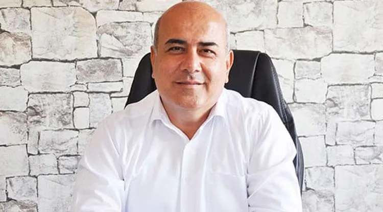 ADAY YAPILMAYAN MİNTA İŞİNSANI YILMAZ’I SUÇLADI VE AK PARTİ’DEN İSTİFA ETTİ