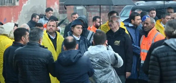 TÜTÜNCÜ VE BÖCEK SEL BÖLGESİNİ GEZDİ.. ‘YARALARI BİRLİKTE SARACAĞIZ’