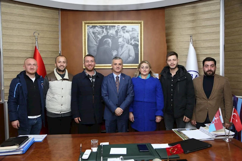 KAŞÜSTÜ MAHALLESİ KALKINMA VE DAYANIŞMA DERNEĞİ BAŞKANIMIZI MAKAMINDA ZİYARET ETTİ