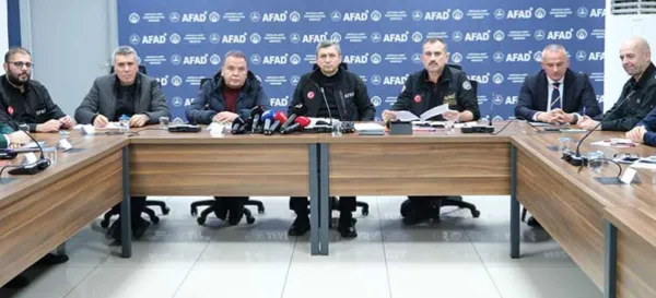 VALİ SON DURUMU ANLATTI.. ‘ANTALYA İÇİN TÜM İMKANLAR SEFERBER EDİLDİ’