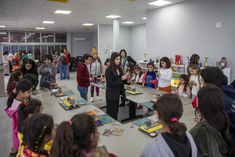 Büyükşehir Bilim ve Teknoloji Atölyelerinin Kapısı Herkese Açık