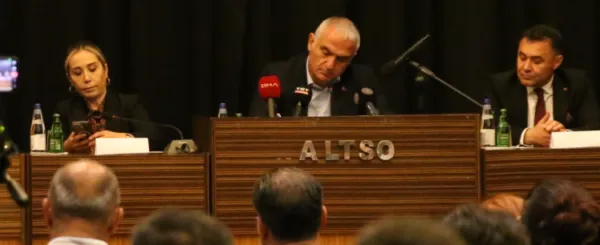 BAKAN ERSOY.. ‘TURİZMDE ANTALYA’NIN 2024 HEDEFİ 17.5 MİLYON TURİST’