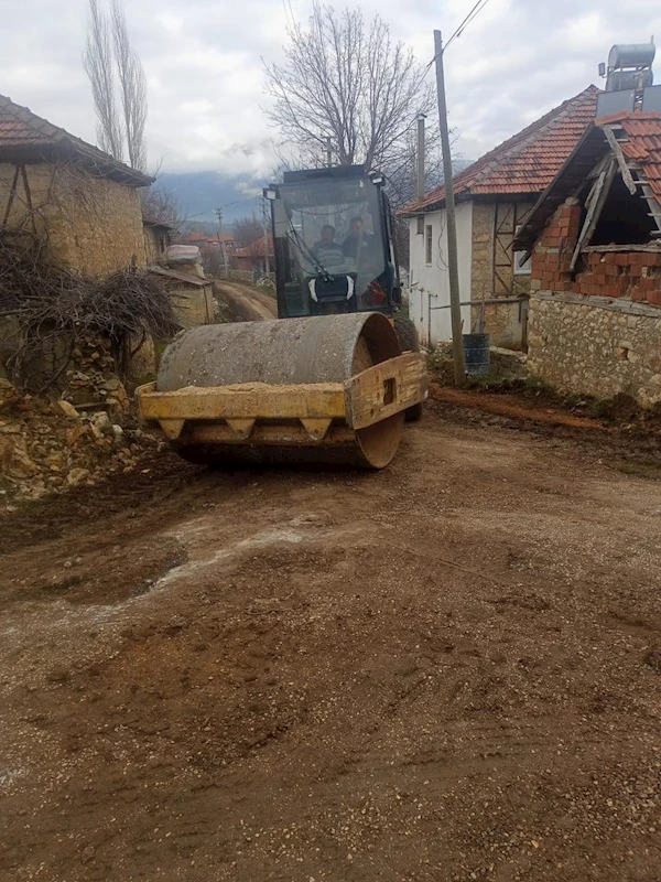 Asfaltsız Yolumuz Kalmayacak