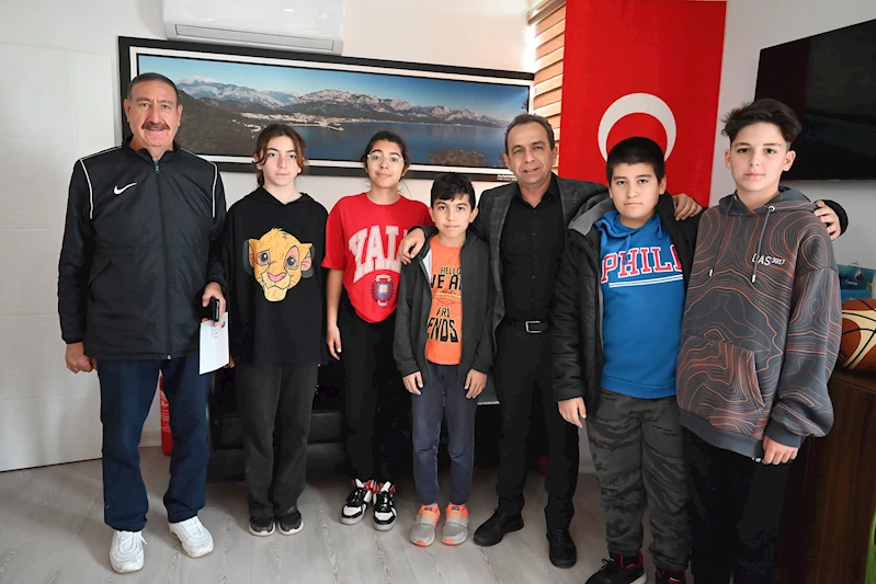 Kemer Belediyesi’nden sporculara ulaşım desteği