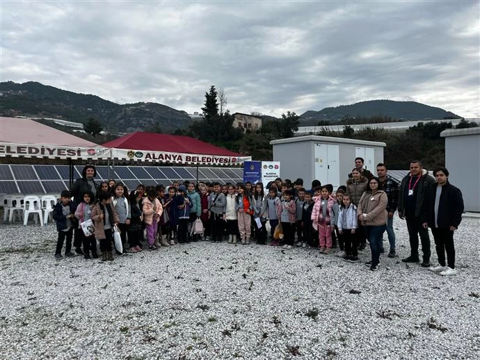 DEĞİRMENDERE İLKOKULU ALANYA BELEDİYESİ GÜNEŞ ENERJİ SANTRALİNE TEKNİK GEZİ GERÇEKLEŞTİRDİ