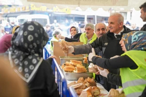 2 BİN KİŞİYE BALIK EKMEK DAĞITILDI