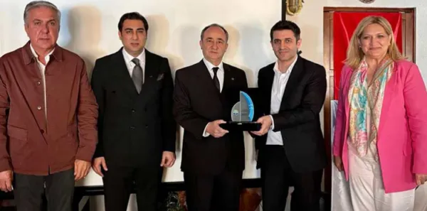 İZZET ÜNLÜ BAŞKANLIĞI DEVRETTİ