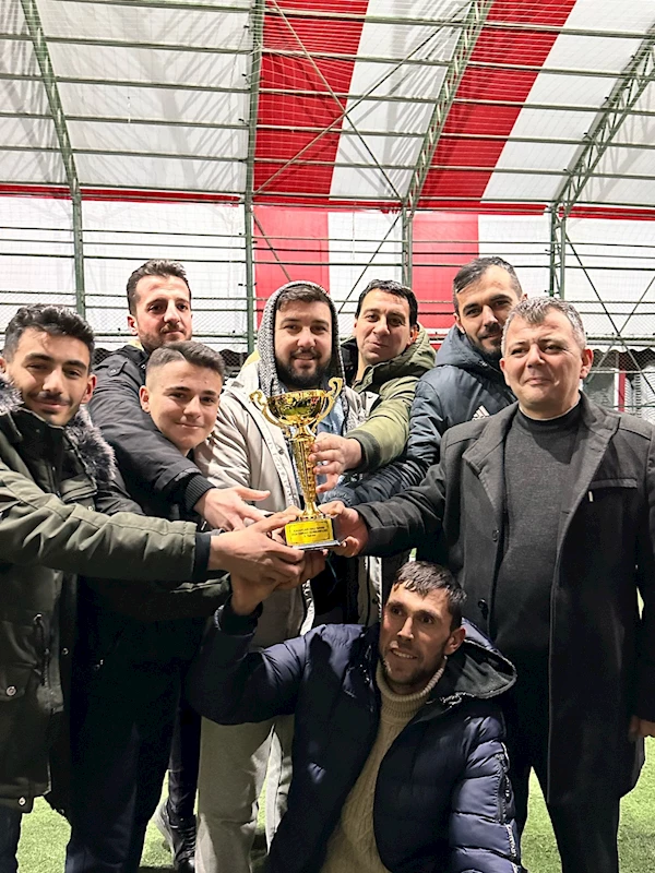 Belediye Başkanımız Serkan Koyuncu Emrah Gürkan (Emok Baba) Anısına Düzenlenen Turnuvaya Katıldı
