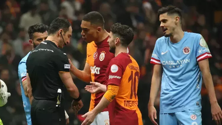 GALATASARAY-ANTALYASPOR MAÇINA VAR DAMGASI.. 2 PENALTI 1 GOL KARARI