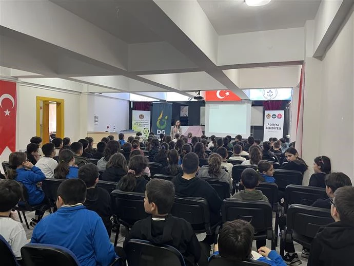 ALANYA BELEDİYESİ EKO OKULLARDA BİLGİLENDİRME VE BİLİNÇLENDİRME EĞİTİMLERİNE DEVAM EDİYOR