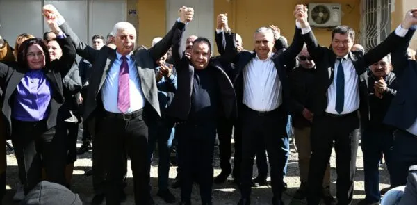 TÜTÜNCÜ’YE MESAJ.. CHP’DE BÖCEK VE UYSAL’DAN ‘BİRLİK’ POZU
