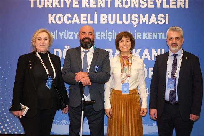 ALANYA KENT KONSEYİ, TÜRKİYE KENT KONSEYLERİ BİRLİĞİ KOCAELİ TOPLANTISINDA FARK YARATTI