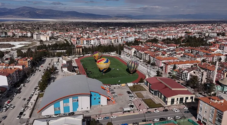 SALDA GÖLÜ’NDE SEZON ‘SICAK HAVA BALONLARI’ İLE AÇILACAK